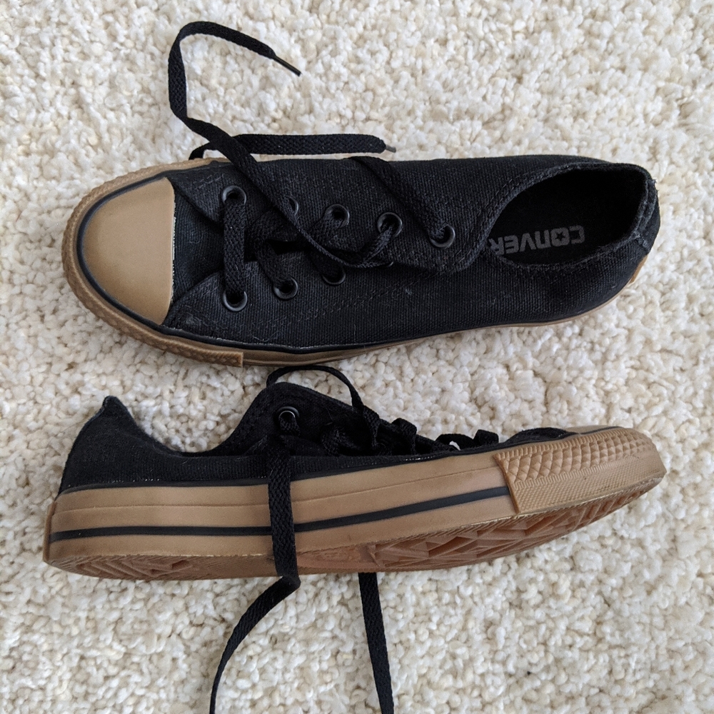 Black/gum NWOT Converse